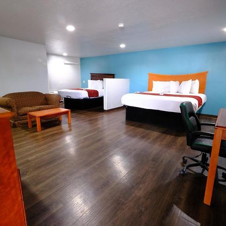M Star Hotel Searcy Bagian luar foto
