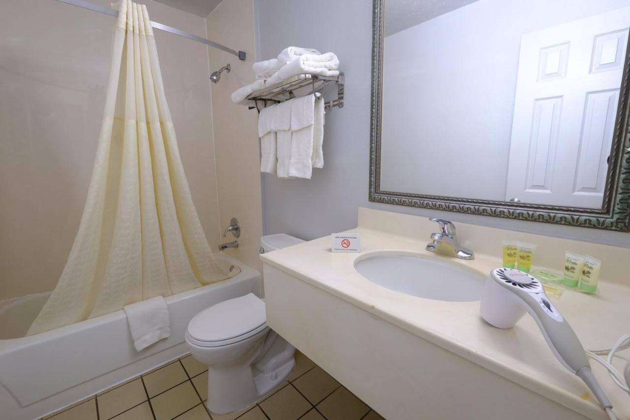 M Star Hotel Searcy Bagian luar foto