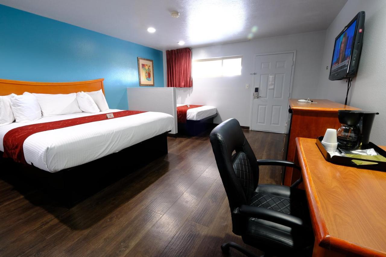 M Star Hotel Searcy Bagian luar foto