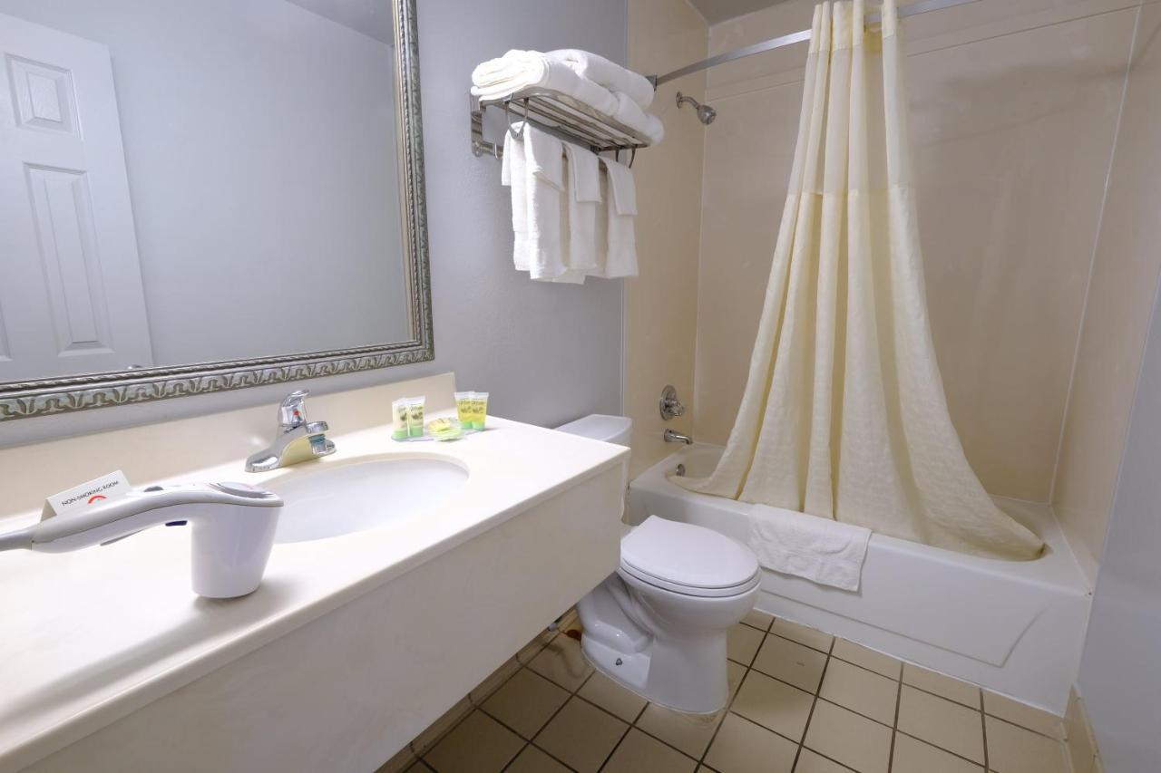 M Star Hotel Searcy Bagian luar foto