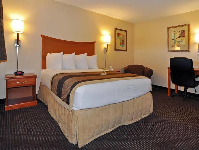 M Star Hotel Searcy Bagian luar foto